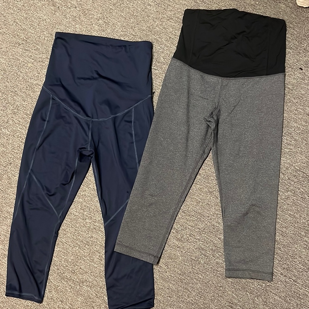 Two pairs of maternity workout pants 3/4 length